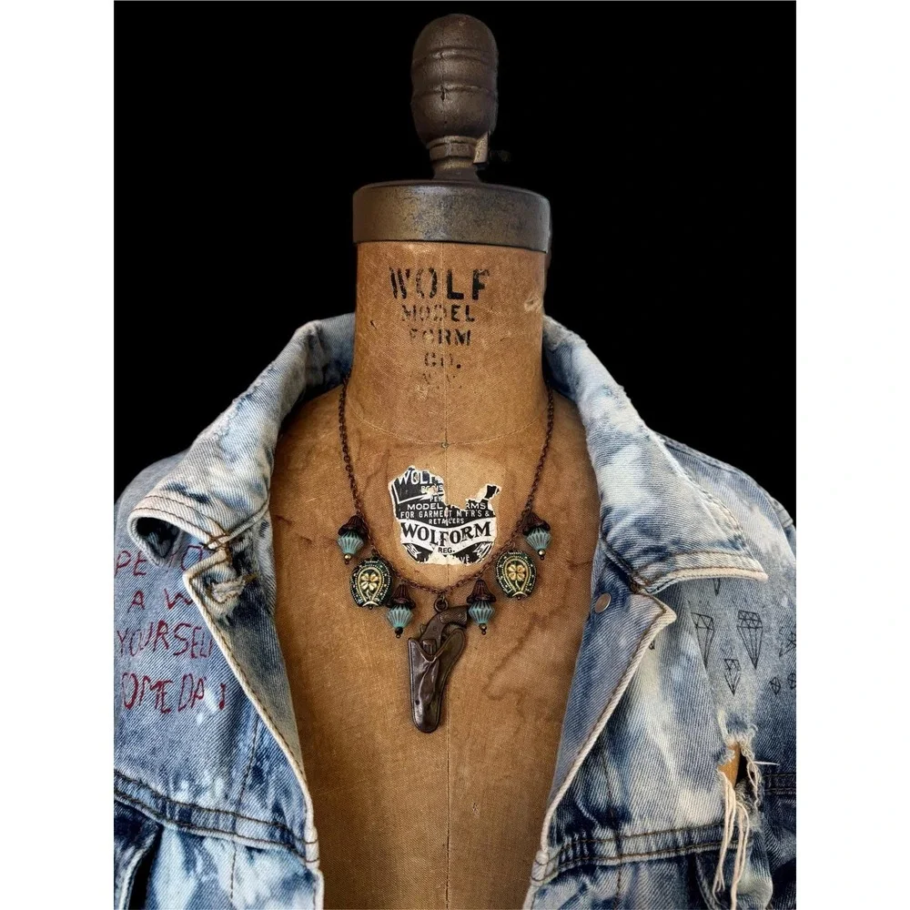 Western Gun Charm Necklace‎ Czech Glass Horseshoe Lucky Charm Copper Necklace